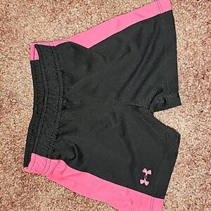 Girls 3T UA shorts